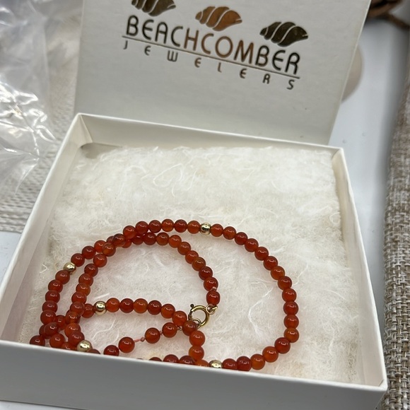 🔴 Vintage Carnelian or Red Coral Beaded Necklace 14k Gold Accents ✨ - Picture 13 of 14